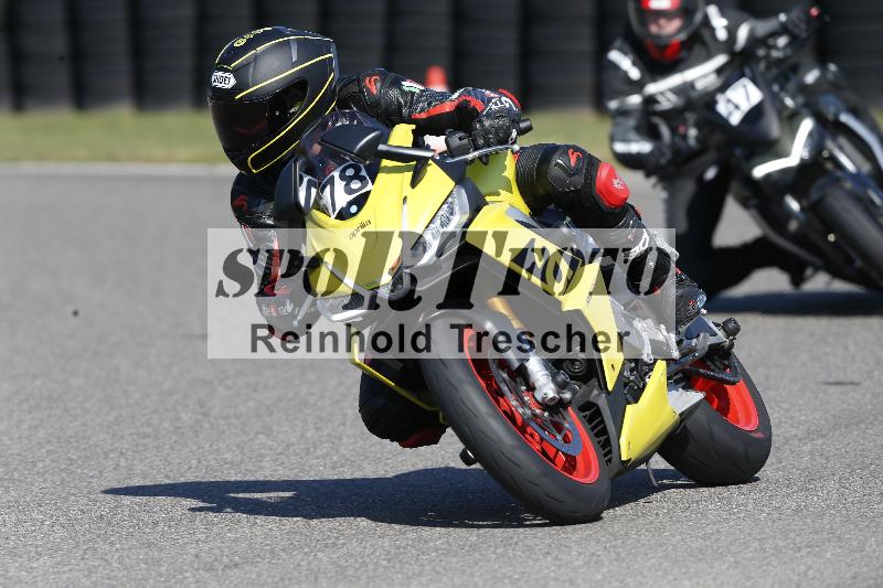 /Archiv-2025/49 26.08.2025 Cornu Master School ADR/blau-bleu/78